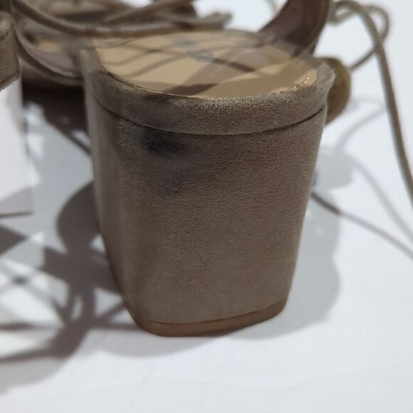 Old Navy Strappy Heels with PomPom Taupe Size 9 NWT - Picture 6 of 7